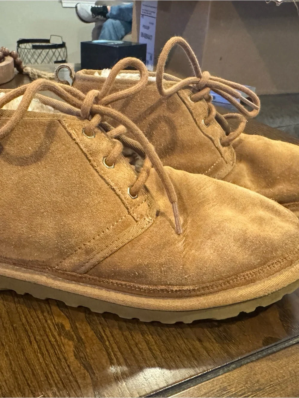 UGG Men’s Neumel Chestnut Suede Shearling Chukka Boots Size 8